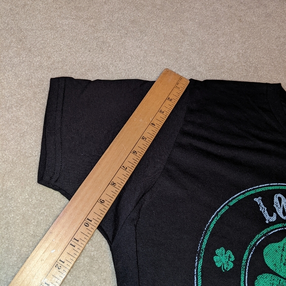 Nwt Way To Celebrate St. Patricks Day Men's Looking for Luck Graphic T-Shirt - Picture 8 of 12